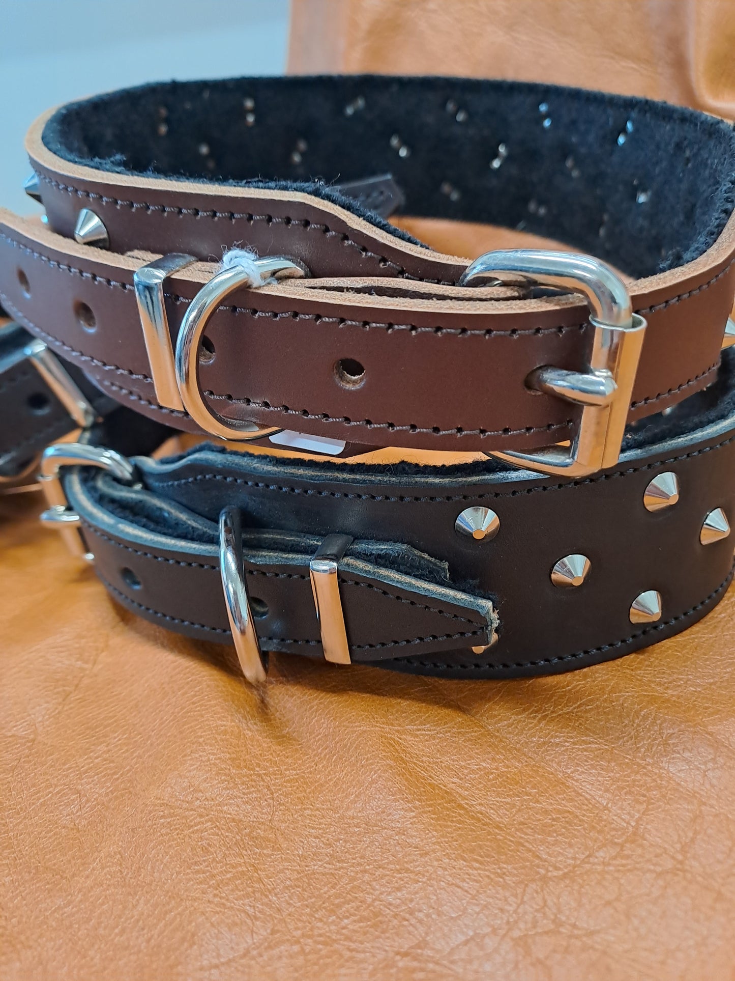 Studded Dog Collars - 25mm Studded Leather Dog Collar With Felt Lining