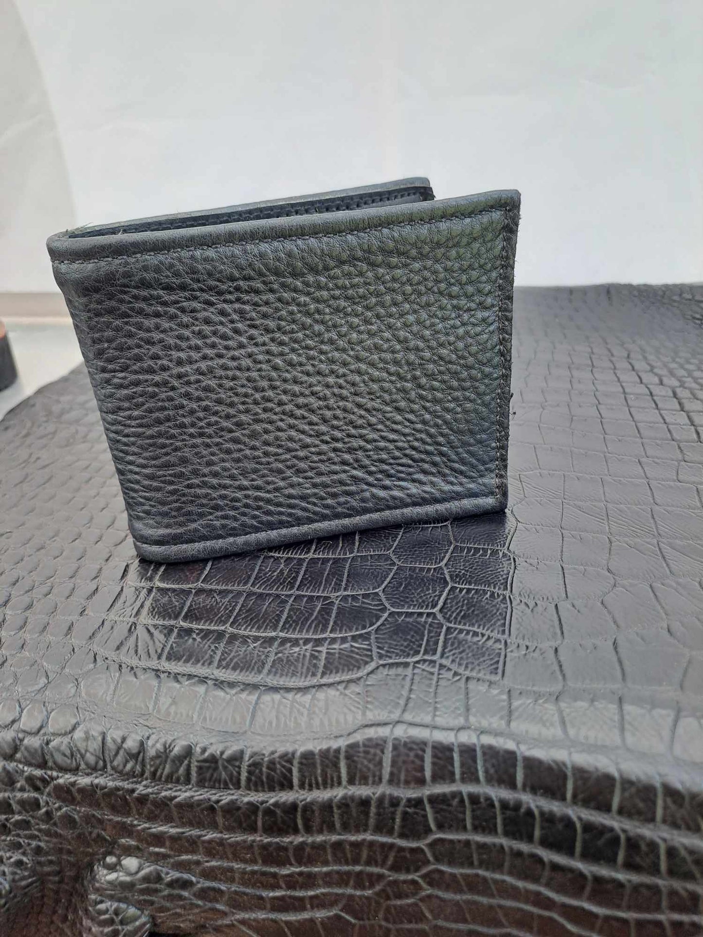 MENS LEATHER WALLET  made from quality Leather